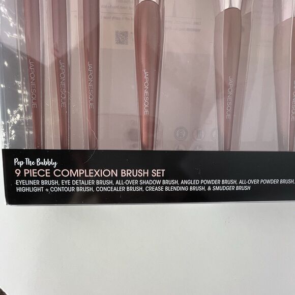 New In Box Japanese QUE 9 Pc Brush Set Full Face Make Up Set Professional Makeup - Picture 2 of 12